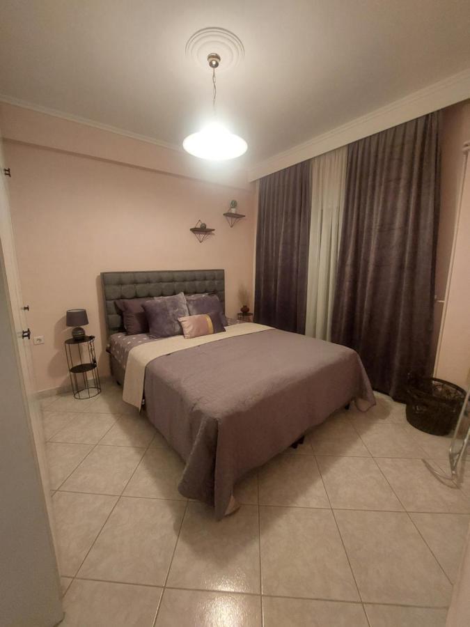 Silene Luxury Apartment เนอาเปรามอส ภายนอก รูปภาพ